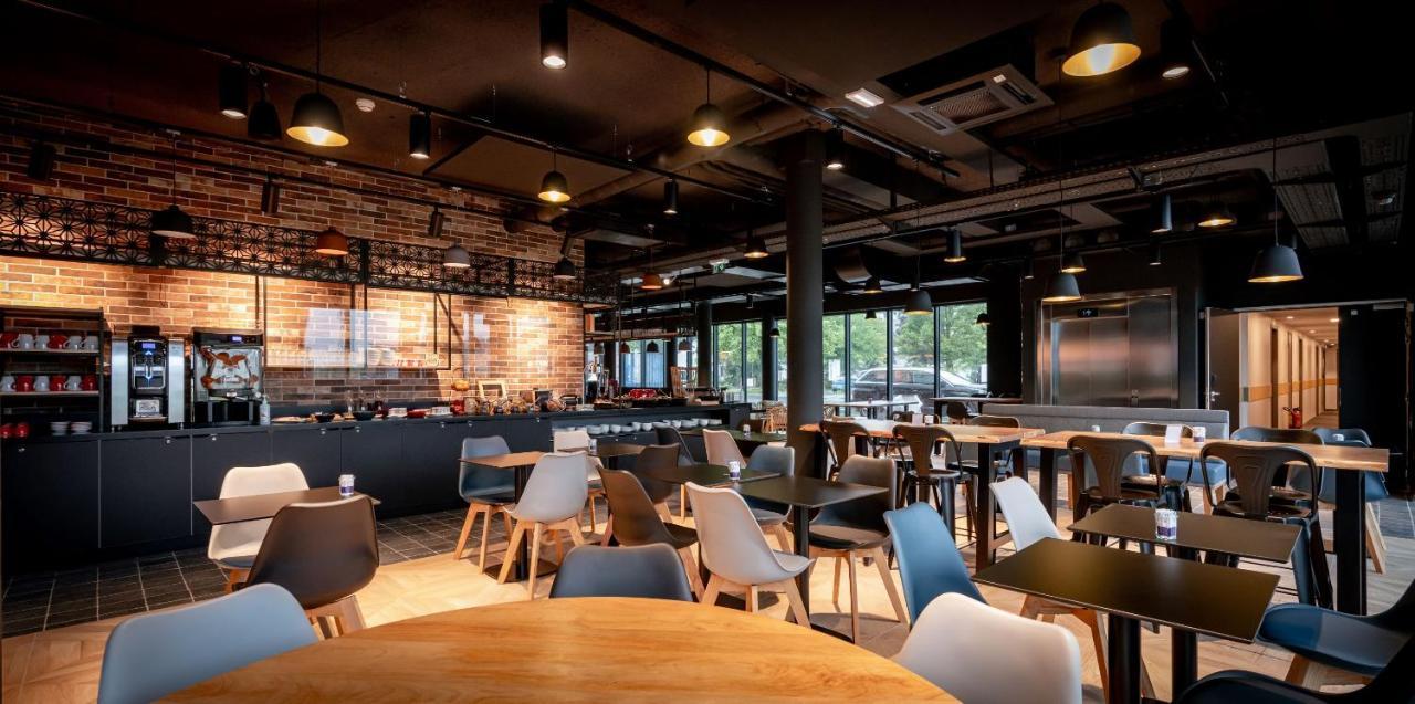 Ibis Styles Valenciennes Petite Foret Exterior photo